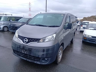 NISSAN NV200