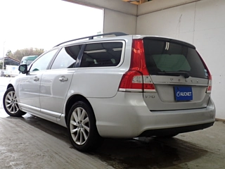 Заказать VOLVO V70