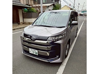 TOYOTA NOAH