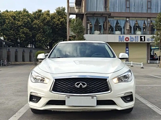 Заказать INFINITI Q50L