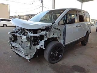 MITSUBISHI DELICA D5