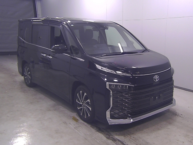 TOYOTA VOXY 2023
