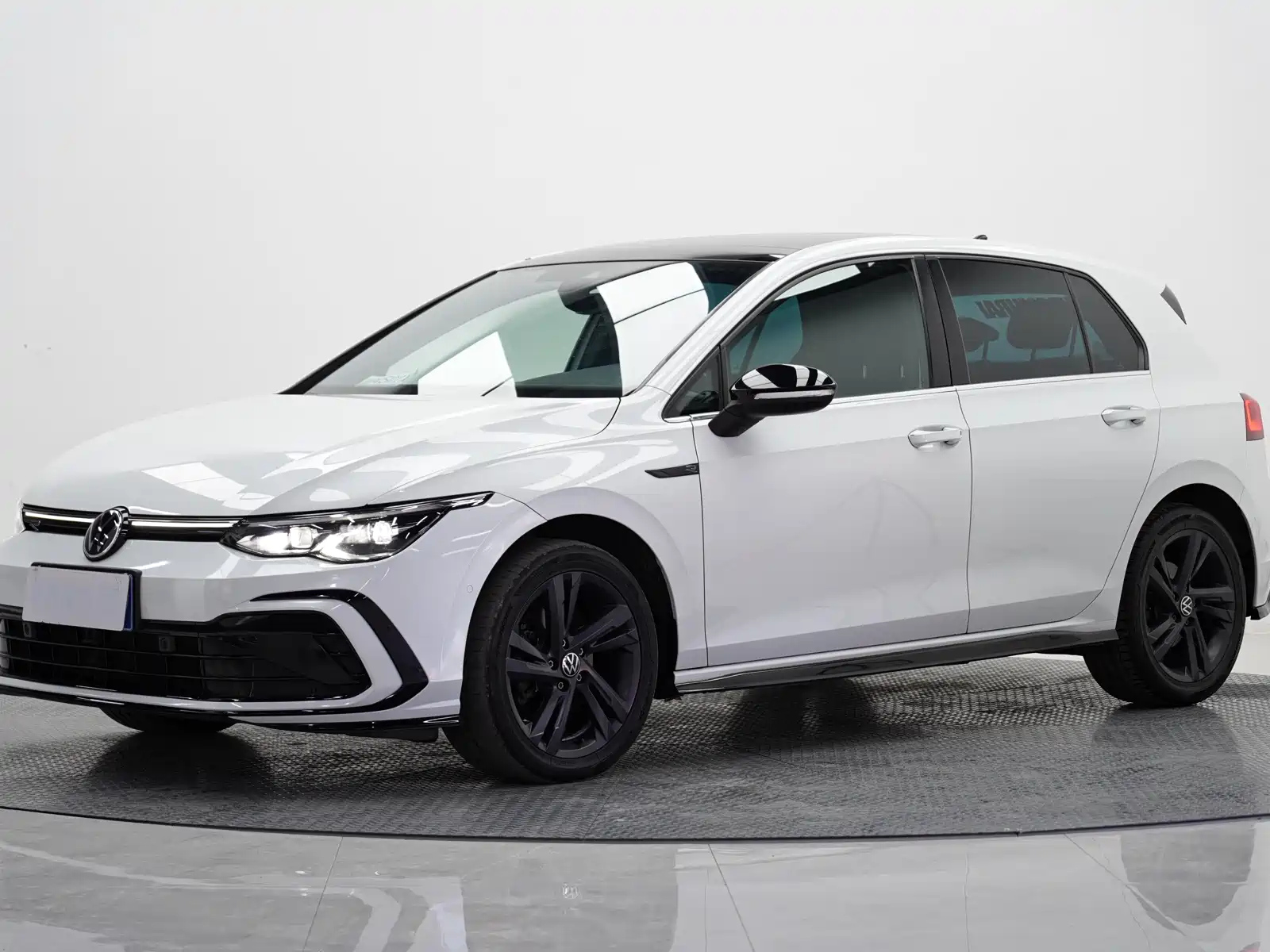 VOLKSWAGEN GOLF 2022