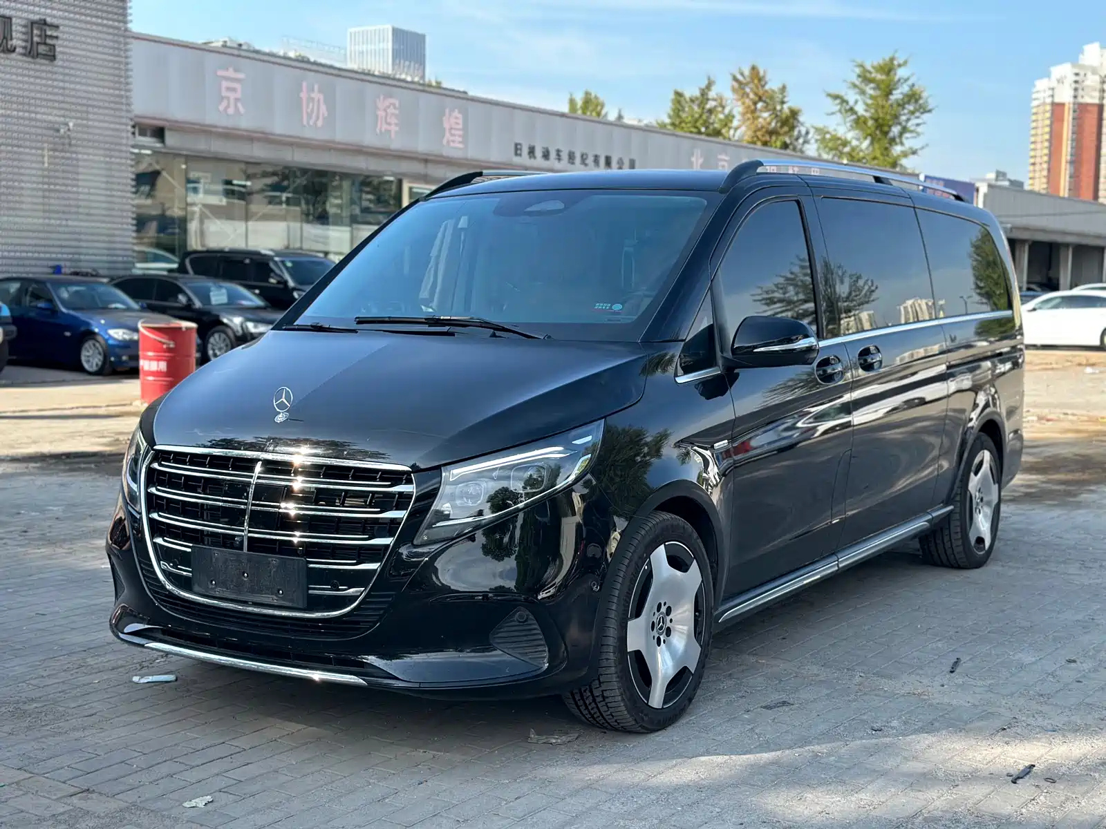MERCEDES-BENZ V-CLASS 2025