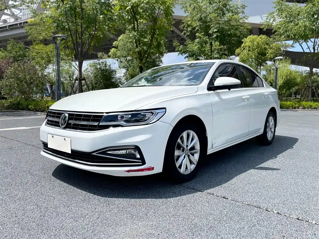 VOLKSWAGEN BORA 2021