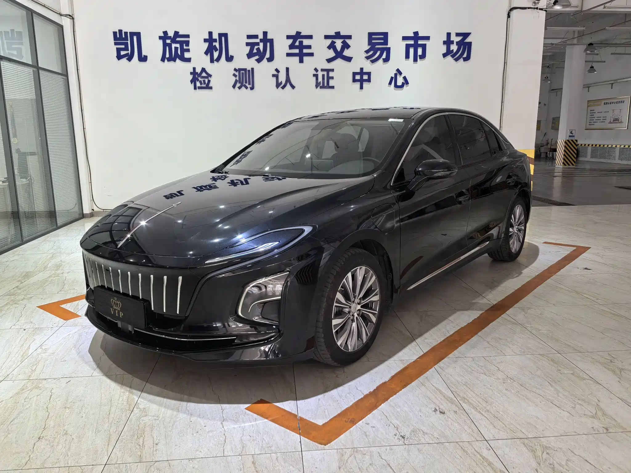 HONGQI E-QM5 2023