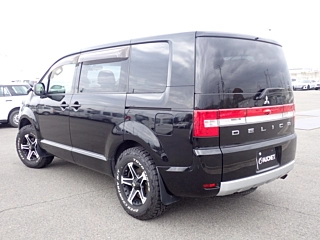 Заказать MITSUBISHI DELICA