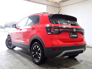 Заказать VOLKSWAGEN T-CROSS