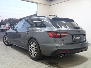 Заказать AUDI S4 AVANTE