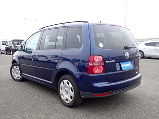 Заказать VOLKSWAGEN GOLF TOURAN