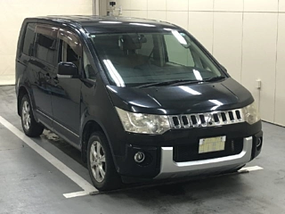 MITSUBISHI DELICA D5