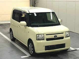 TOYOTA PIXIS SPACE