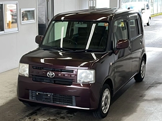 TOYOTA PIXIS SPACE