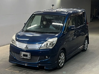 MITSUBISHI DELICA D2
