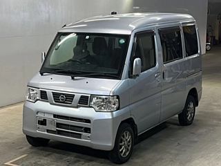 NISSAN CLIPPER VAN