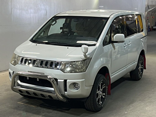 MITSUBISHI DELICA D5