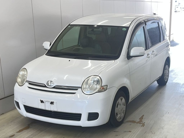 TOYOTA SIENTA 2011