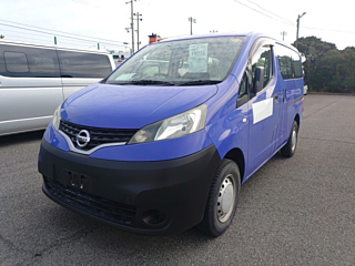 NISSAN NV200