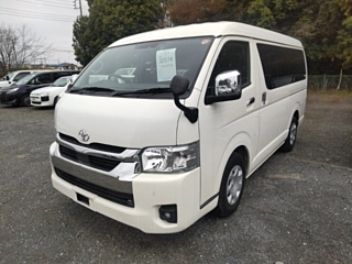 TOYOTA HIACE