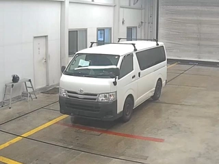 TOYOTA HIACE VAN