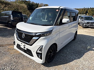 NISSAN ROOX