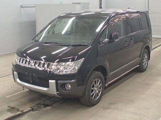 MITSUBISHI DELICA D5