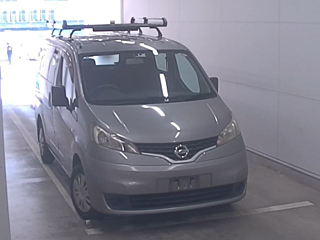 NISSAN NV200