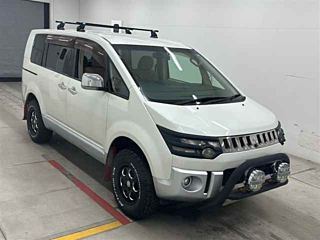 MITSUBISHI DELICA D5