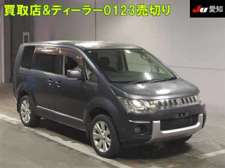 MITSUBISHI DELICA D5