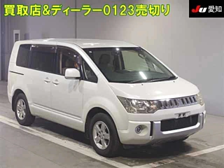 MITSUBISHI DELICA D5