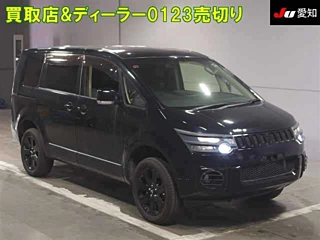 MITSUBISHI DELICA D5