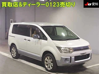 MITSUBISHI DELICA D5