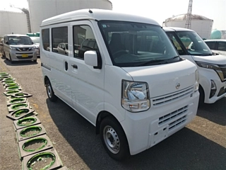 NISSAN CLIPPER VAN