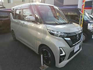 NISSAN ROOX