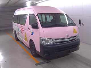 TOYOTA HIACE