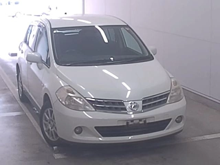NISSAN TIIDA
