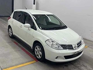 NISSAN TIIDA