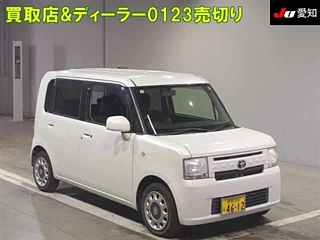 TOYOTA PIXIS SPACE
