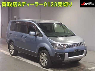 MITSUBISHI DELICA D5