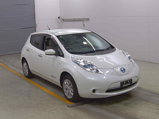 NISSAN LEAF