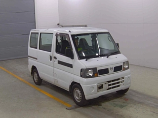 NISSAN CLIPPER VAN
