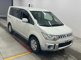 MITSUBISHI DELICA D5