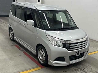 MITSUBISHI DELICA D2