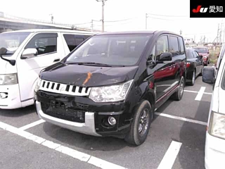 MITSUBISHI DELICA D5