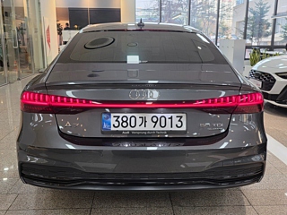 AUDI A7 4K 2023