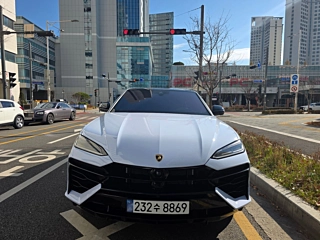 Заказать LAMBORGHINI URUS