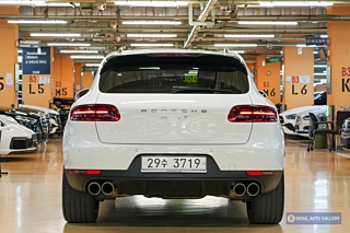 PORSCHE MACAN 2016