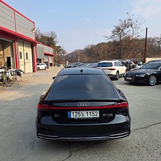 AUDI A7 4K 2021