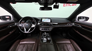 BMW 7-SERIES G11 2016