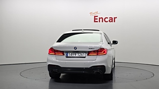 BMW 5-SERIES G30 2019